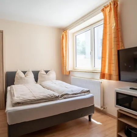 Town House 2 *