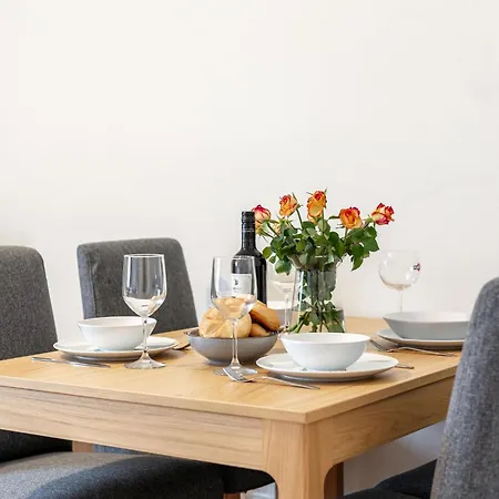 Town House 2 Apartment